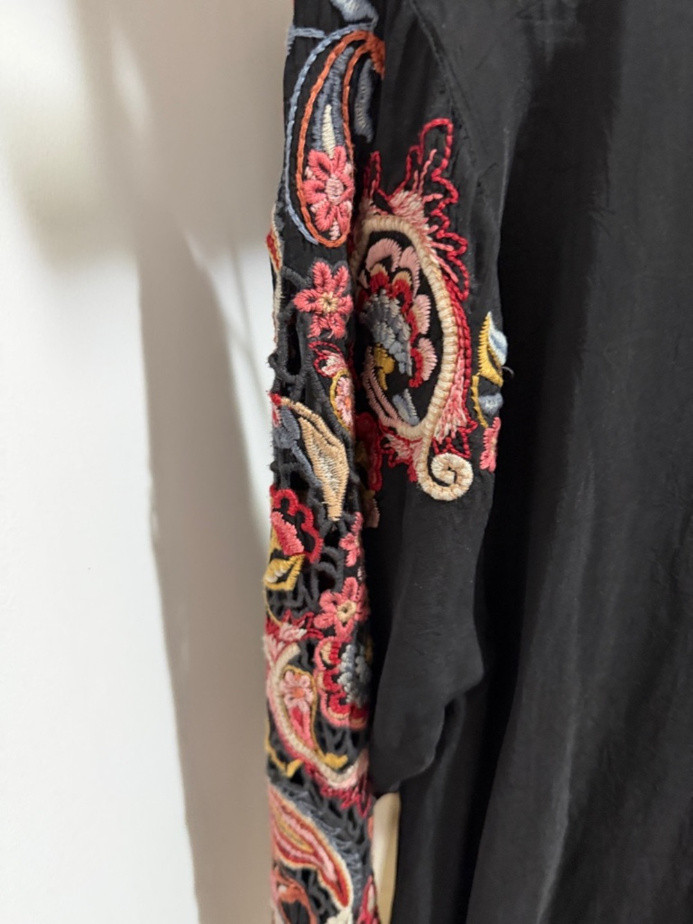 Johnny Was Black Embroidered Boho Blouse - Picture 5 of 6